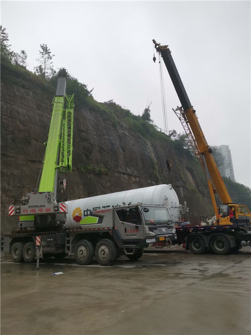昔阳县“不怕风雨冻”—— 吊车的 “恶劣环境适应” 技术